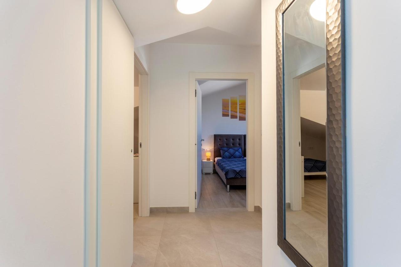 City Apartments Silver Pula Bagian luar foto