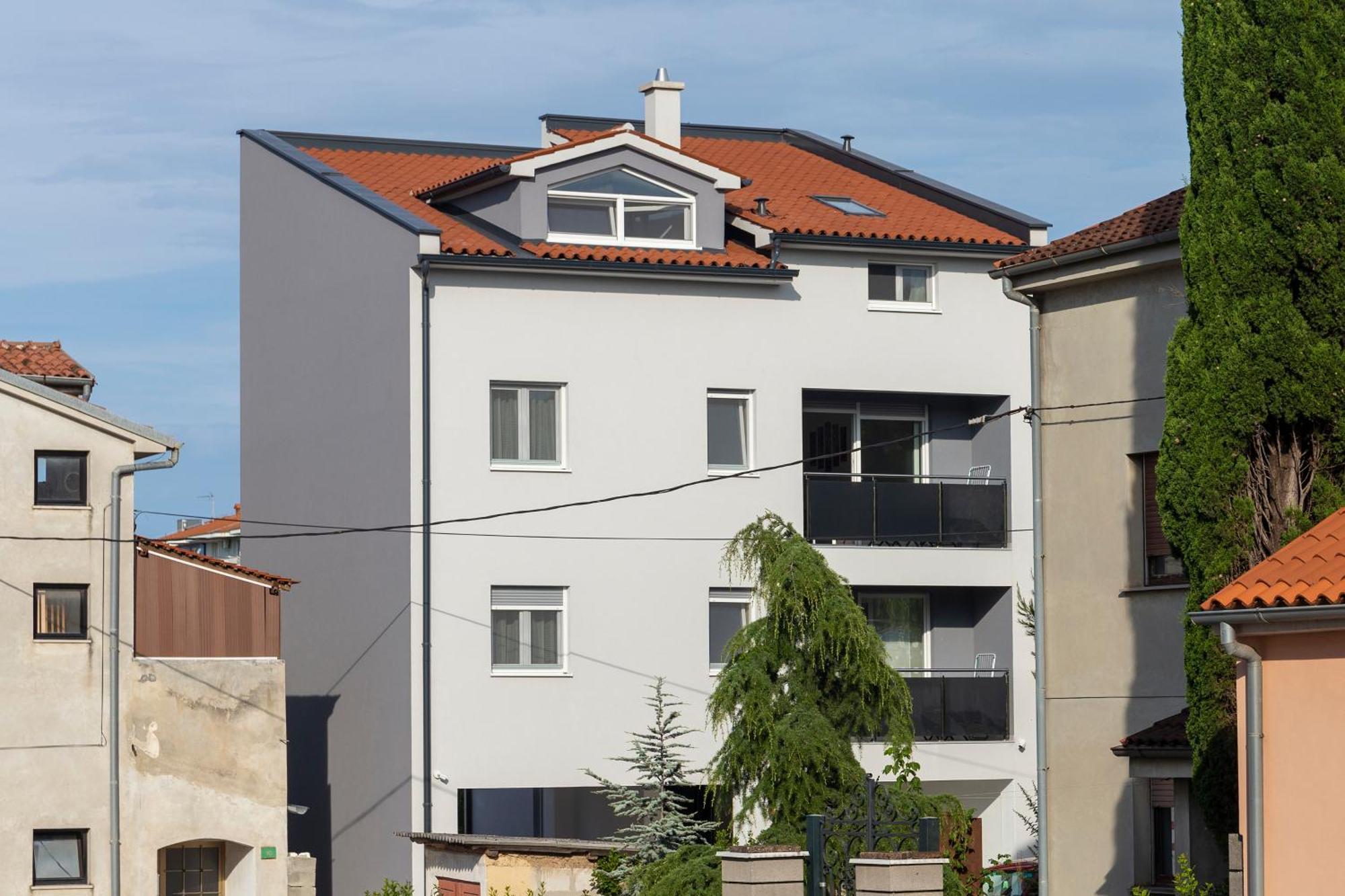 City Apartments Silver Pula Bagian luar foto